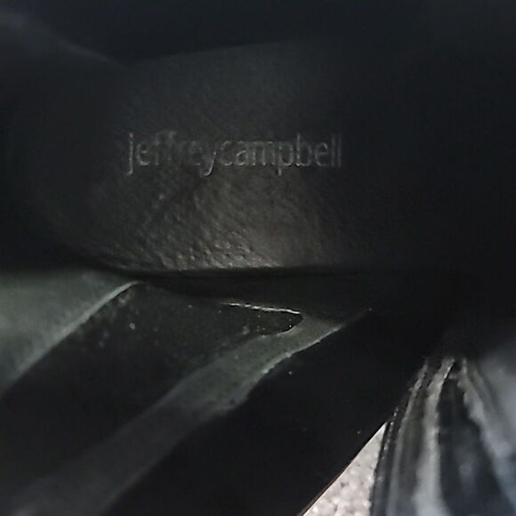 Jeffrey Campbell Black CrocEmbossed Patent Leather Chelsea Ankle Boots Sz 6 - Picture 9 of 9